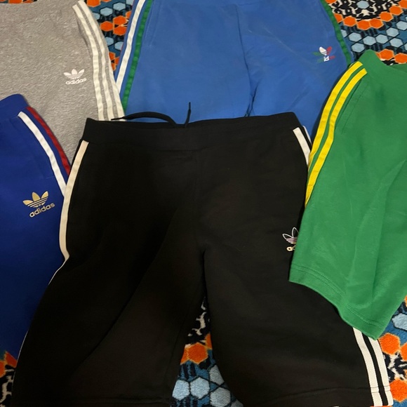 Adidas Big Boys Cotton 3 Stripe shorts 5 in set - Picture 4 of 5